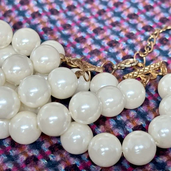 ***SOLD*** JEROLLIN PEARL CLUSTER Statement Necklace 17” VINTAGE Signed - Picture 16 of 16